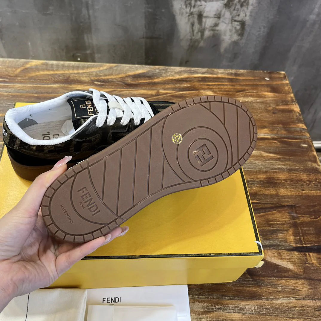 FENDI SNEAKER