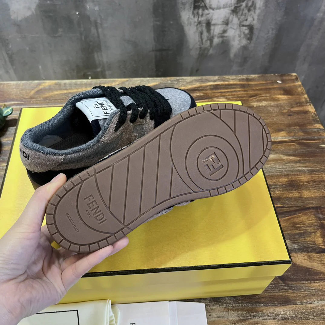 FENDI SNEAKER