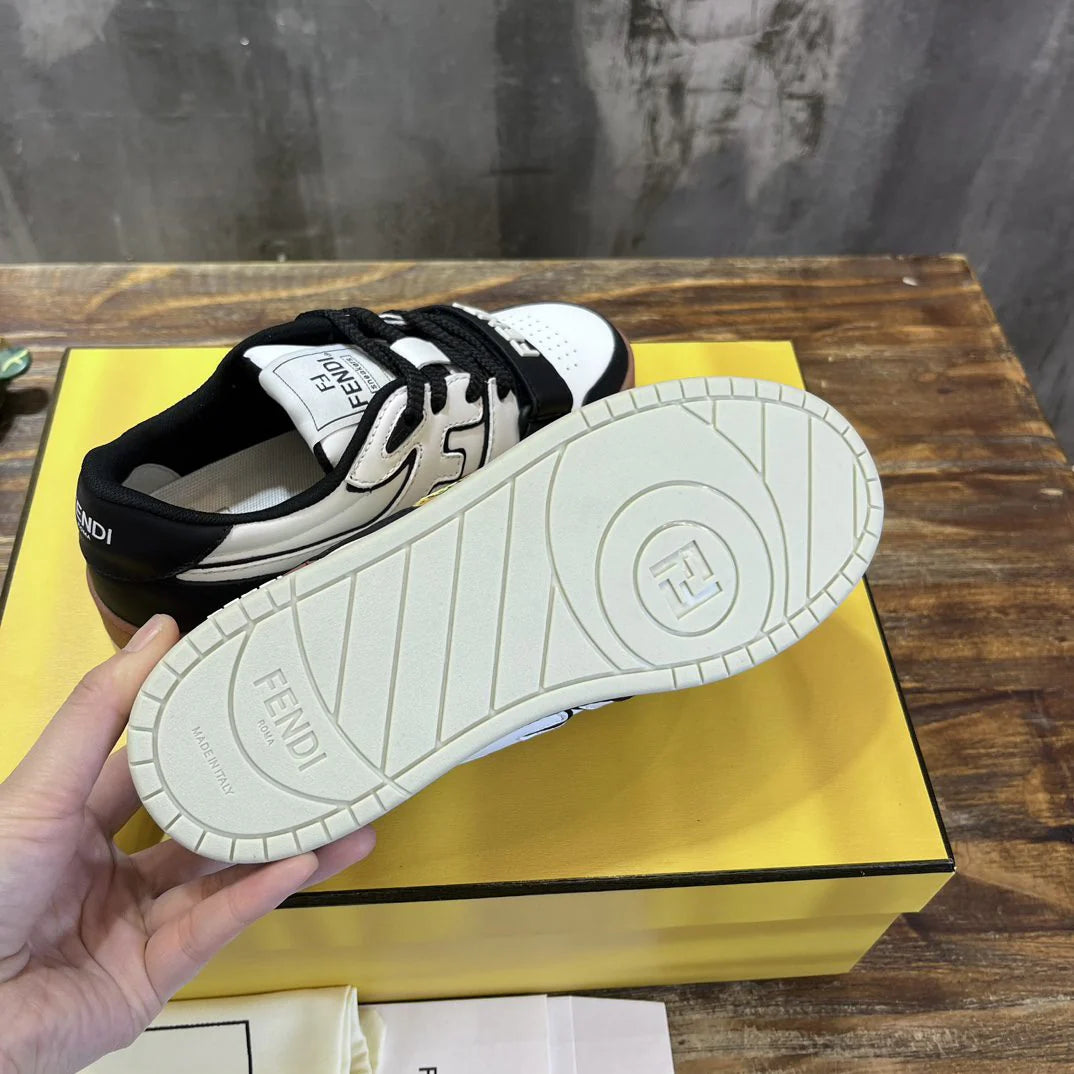 FENDI SNEAKER