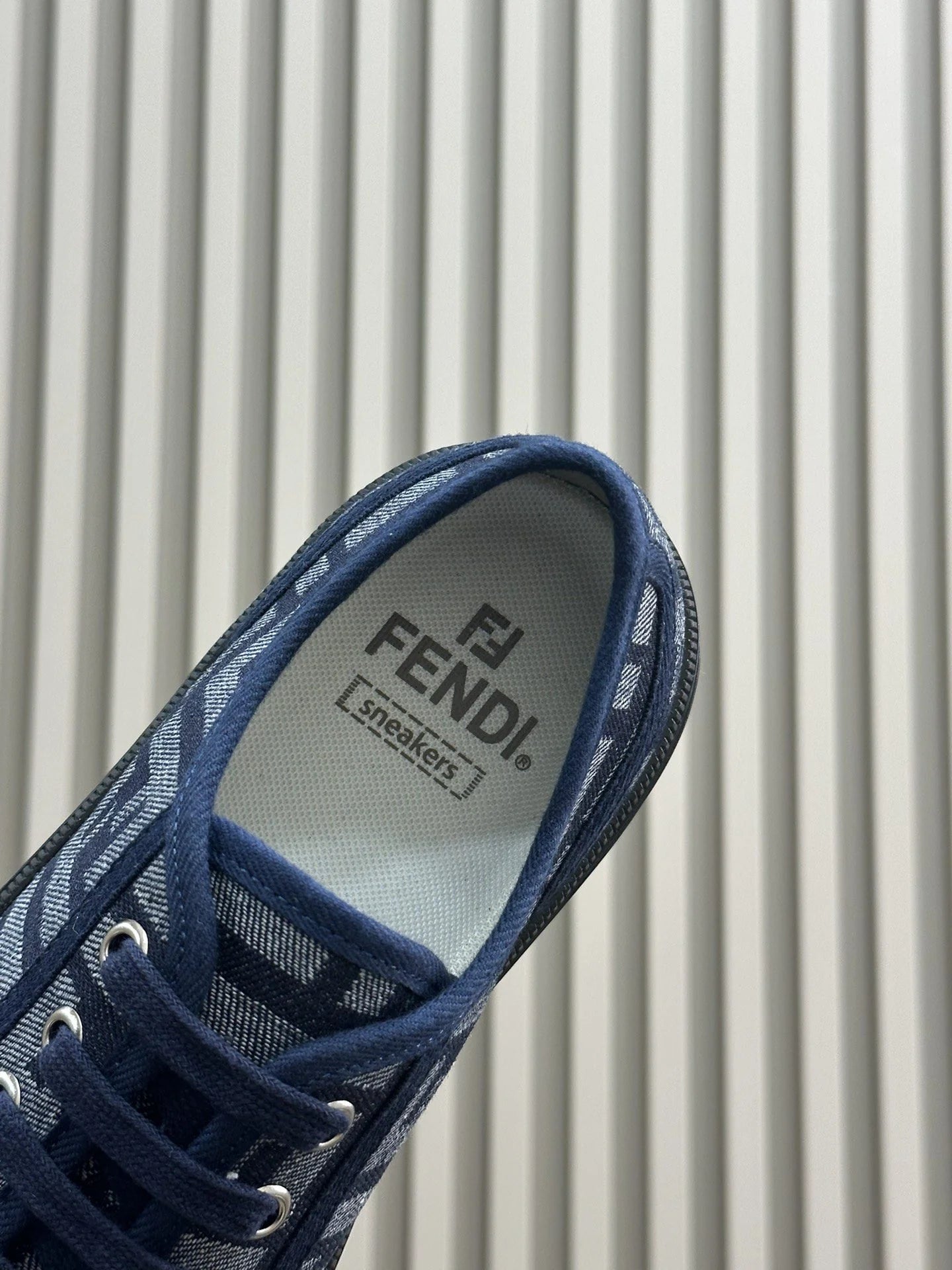 FENDI SNEAKER