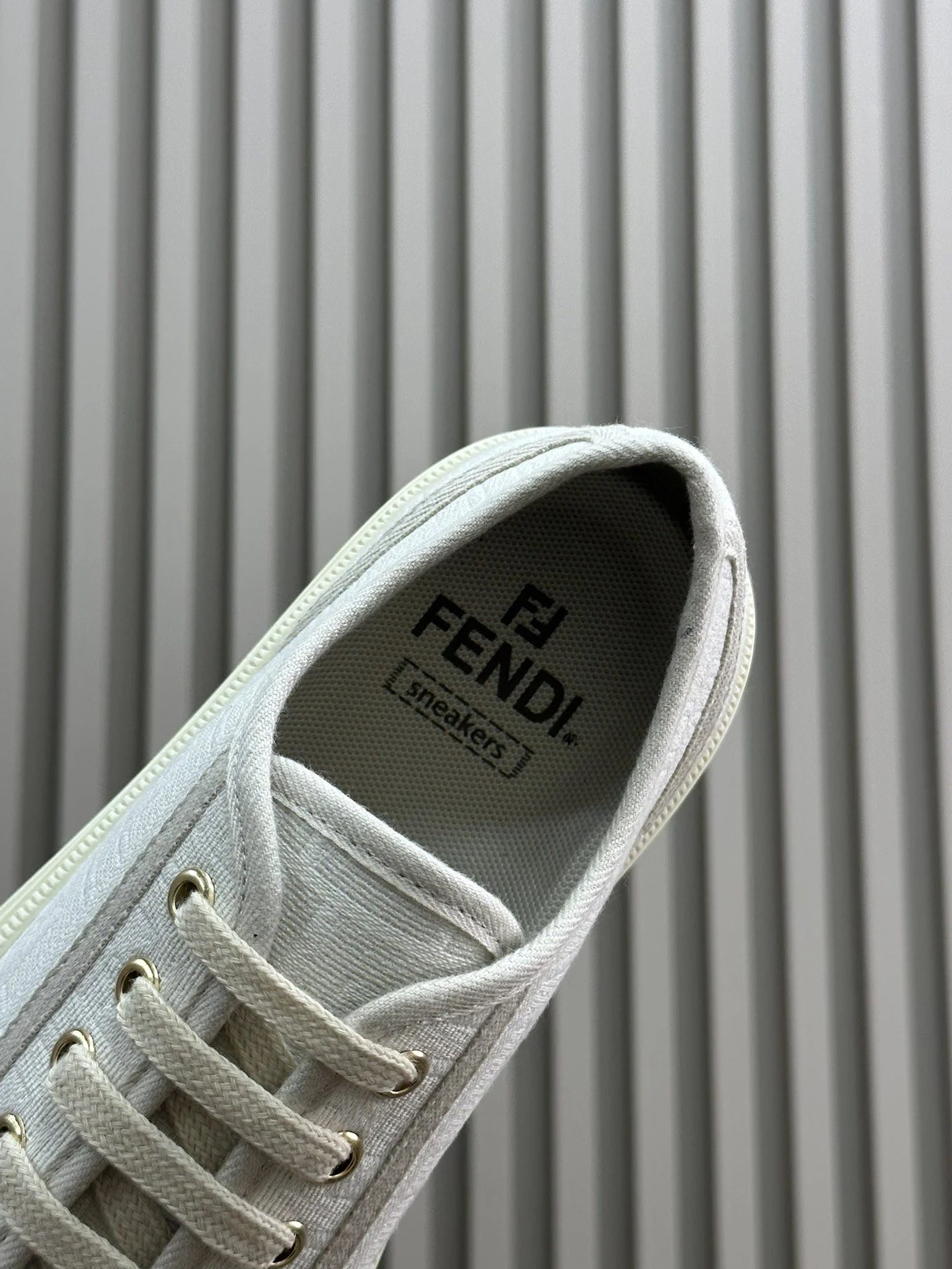 FENDI SNEAKER