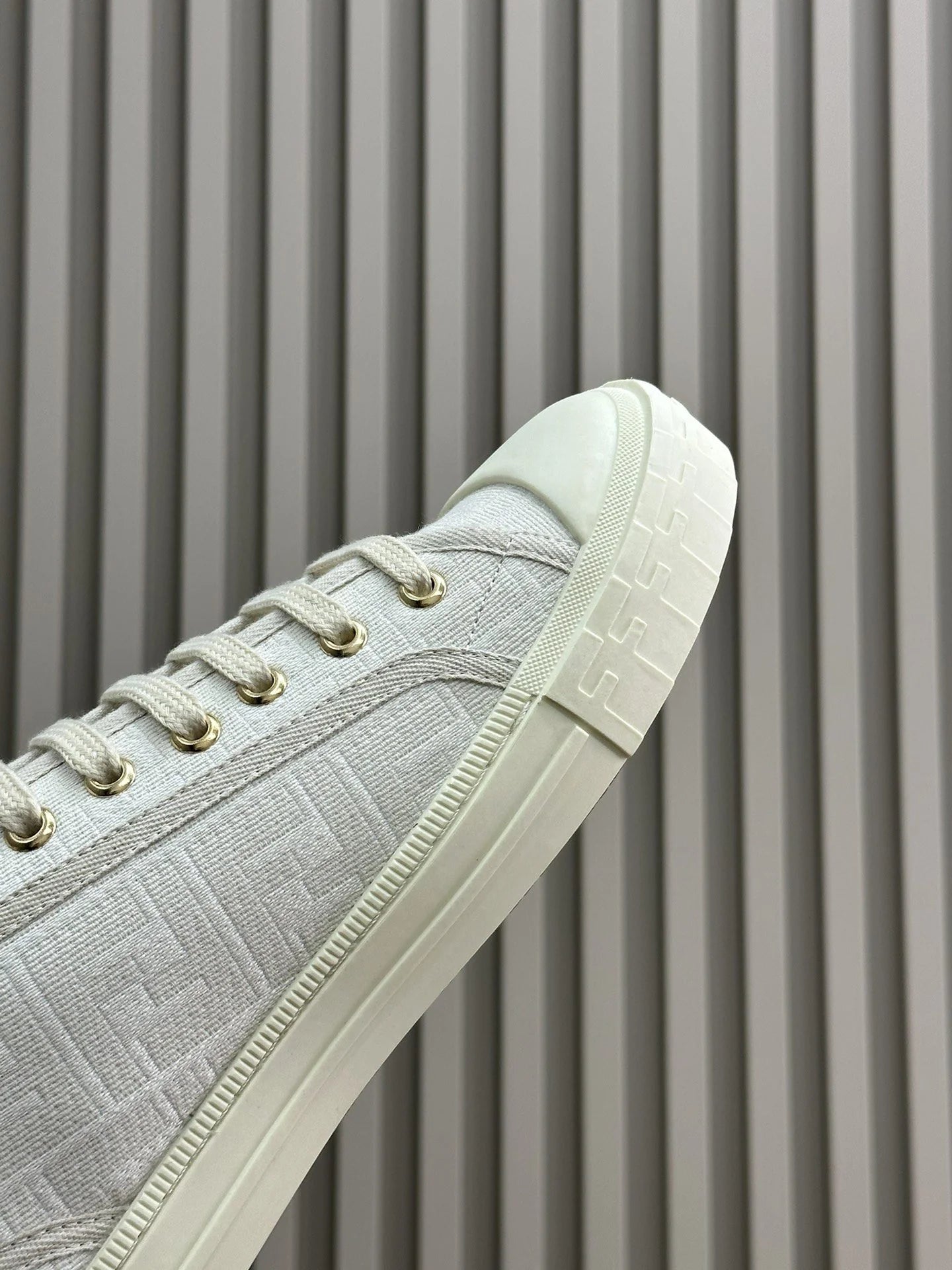 FENDI SNEAKER