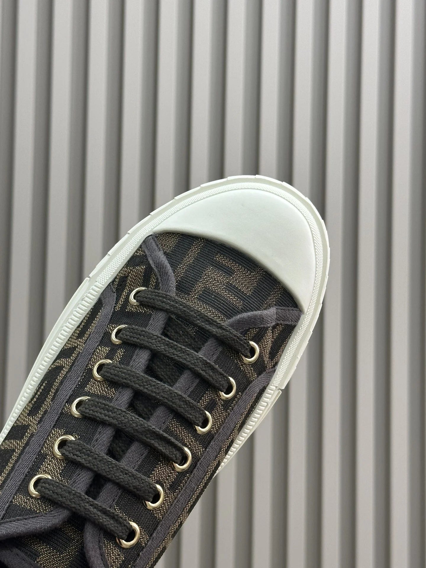 FENDI SNEAKER