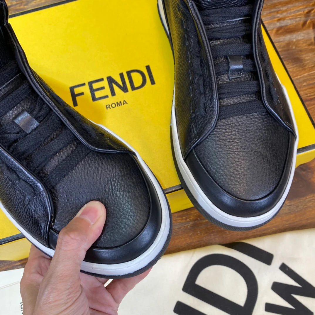 FENDI SNEAKER