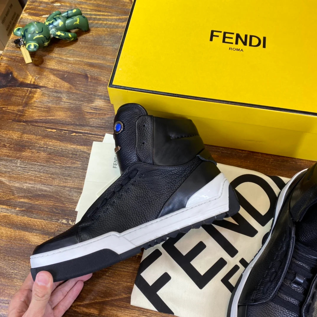 FENDI SNEAKER