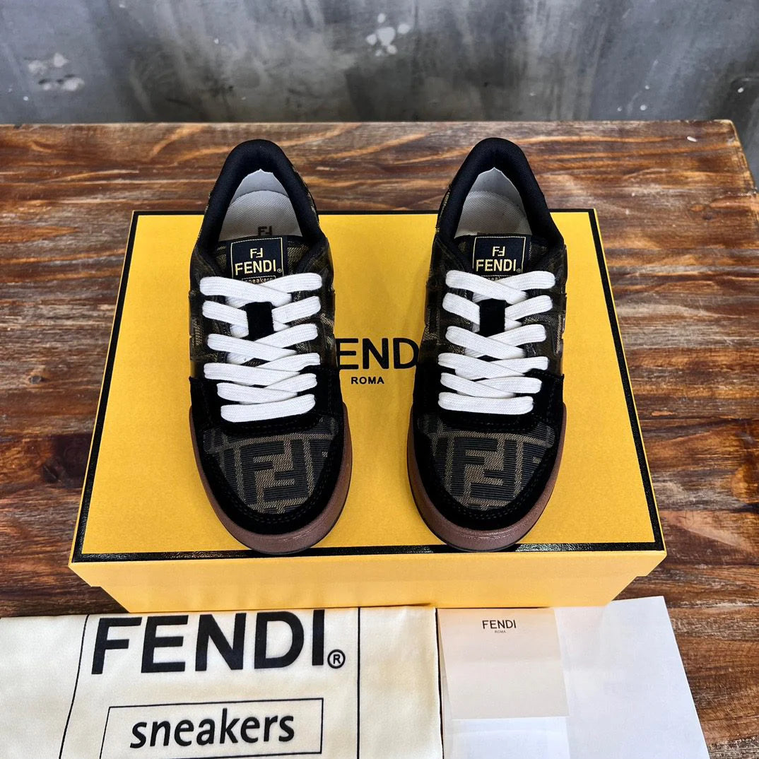 FENDI SNEAKER