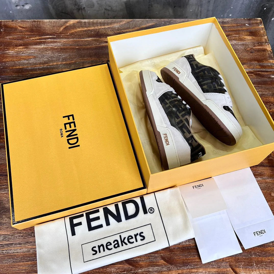 FENDI SNEAKER
