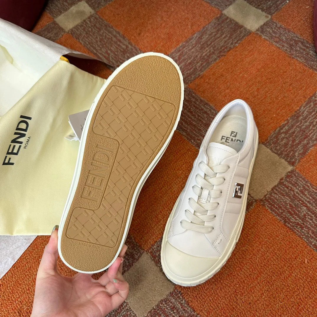 FENDI SNEAKER