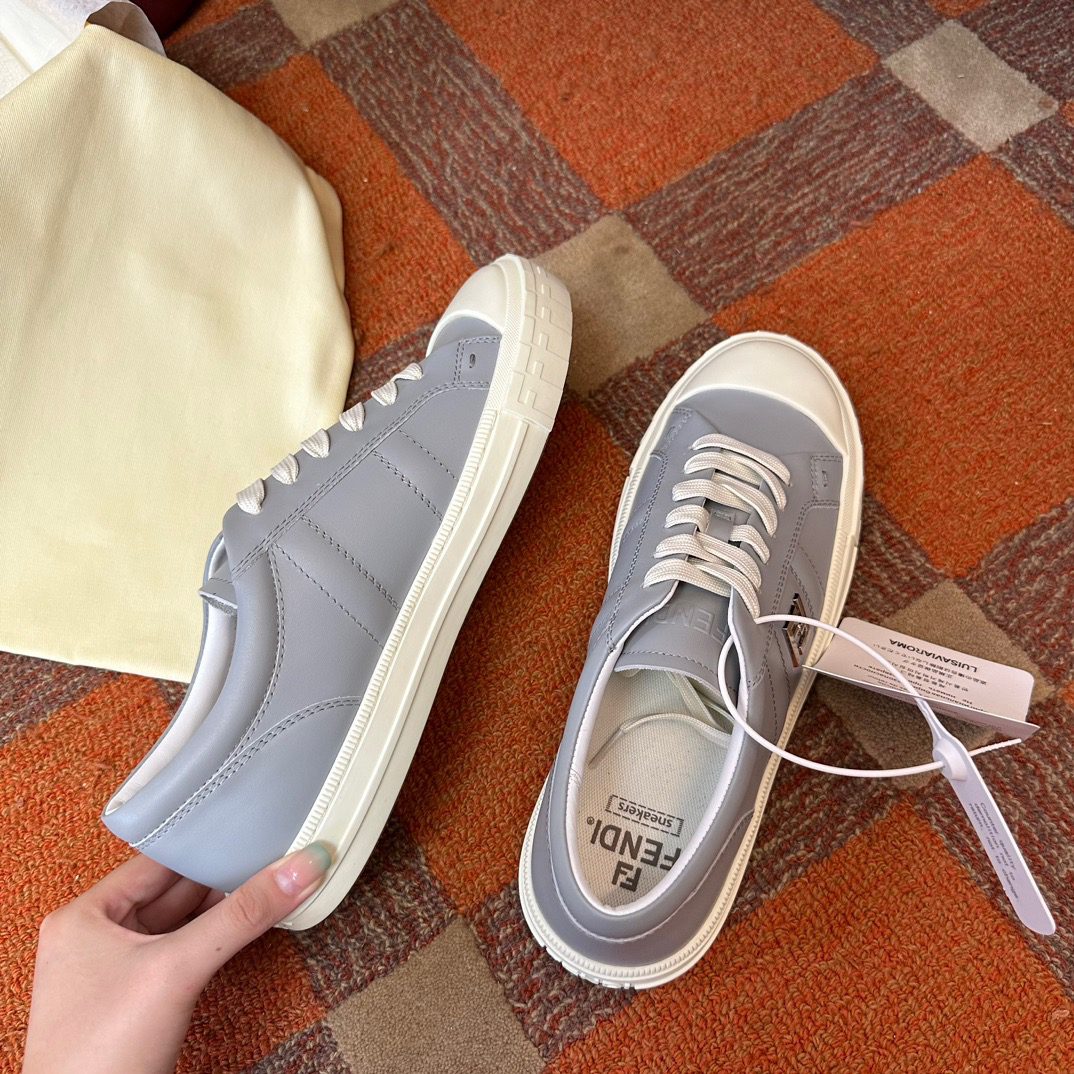 FENDI SNEAKER