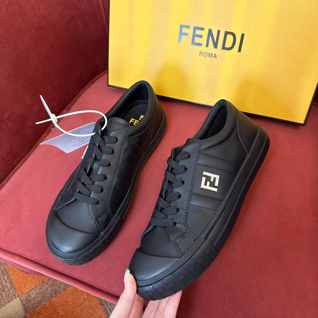 FENDI SNEAKER