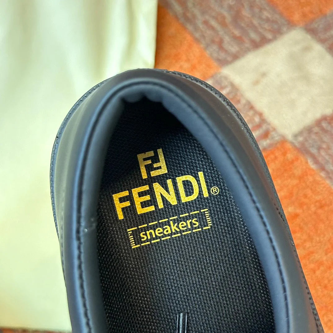 FENDI SNEAKER