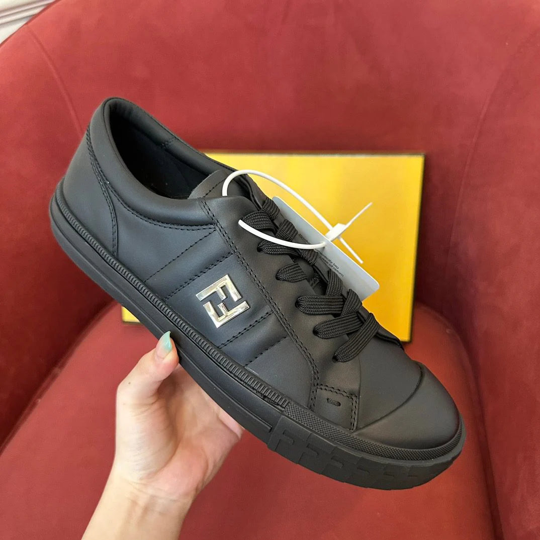 FENDI SNEAKER