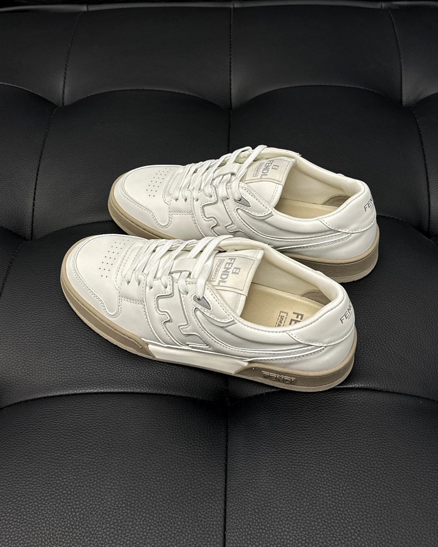 FENDI SNEAKER