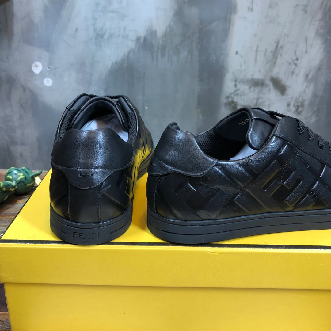 FENDI SNEAKER