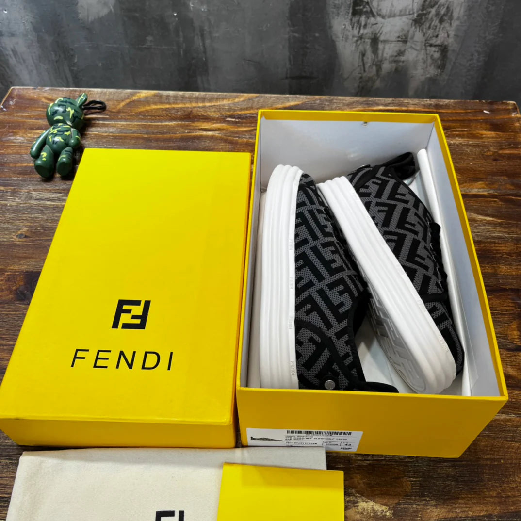 FENDI SNEAKER