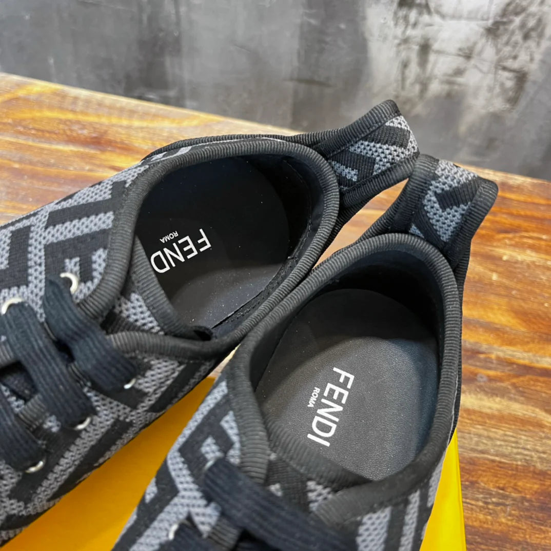 FENDI SNEAKER