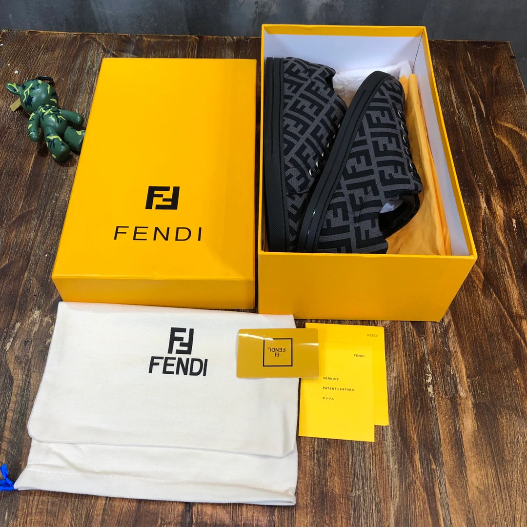 FENDI SNEAKER