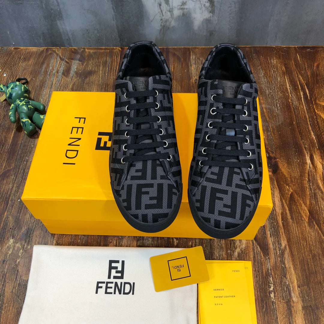 FENDI SNEAKER