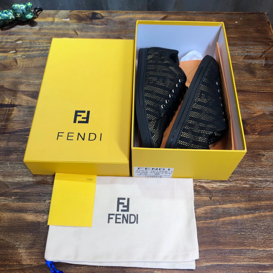 FENDI SNEAKER