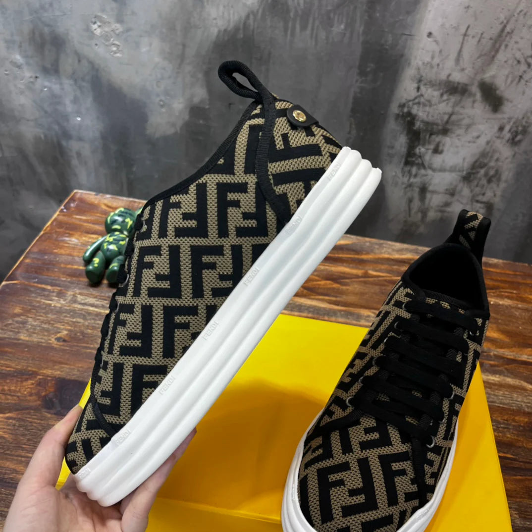 FENDI SNEAKER