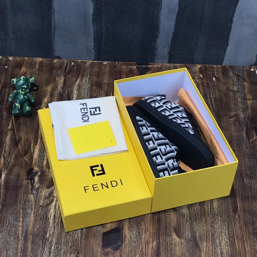FENDI SNEAKER