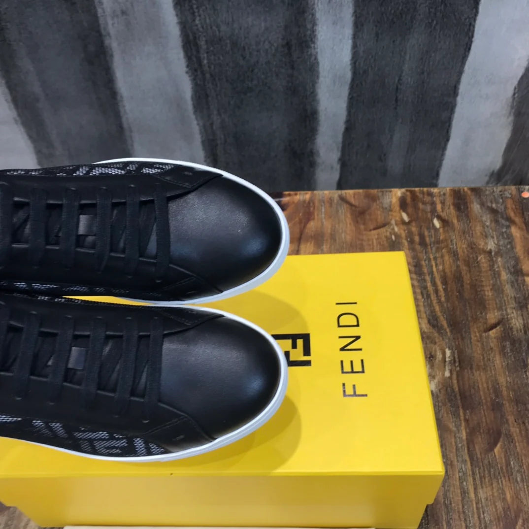 FENDI SNEAKER