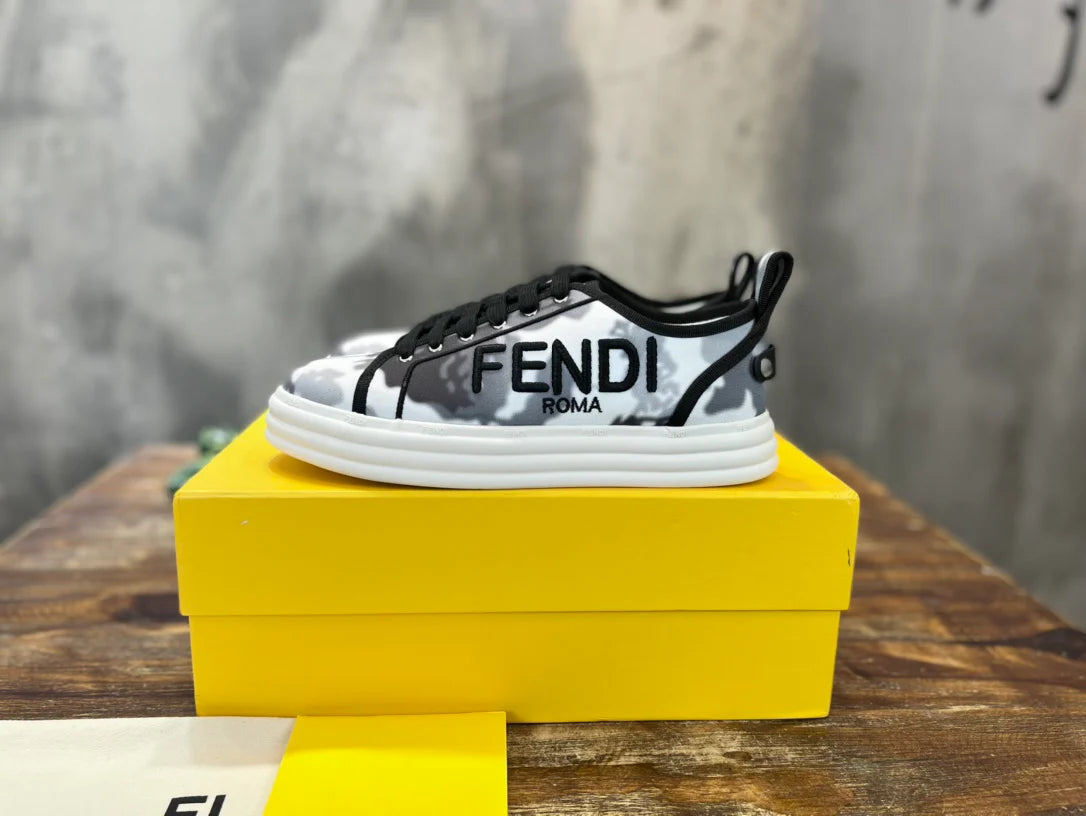 FENDI SNEAKER