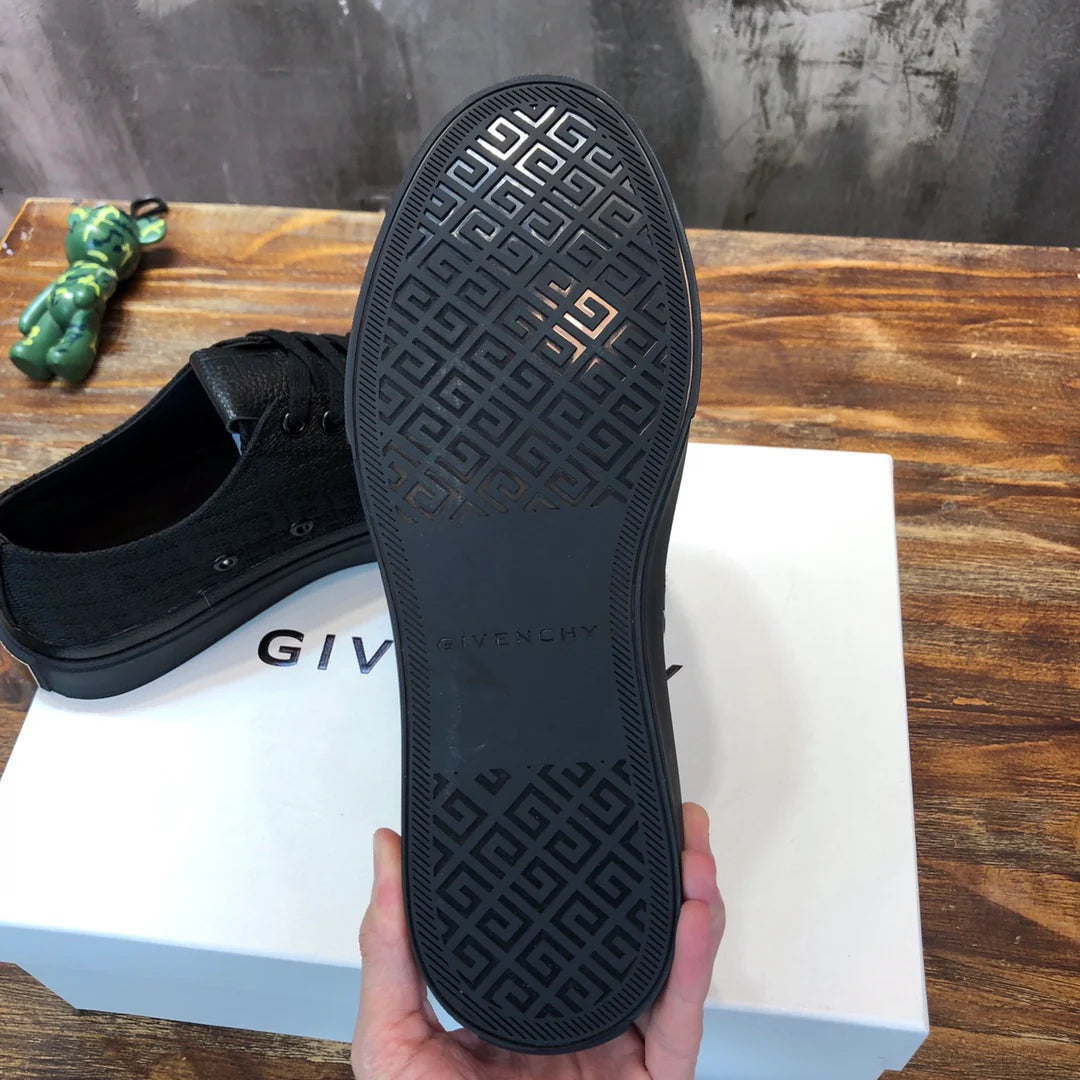 GVC SNEAKER