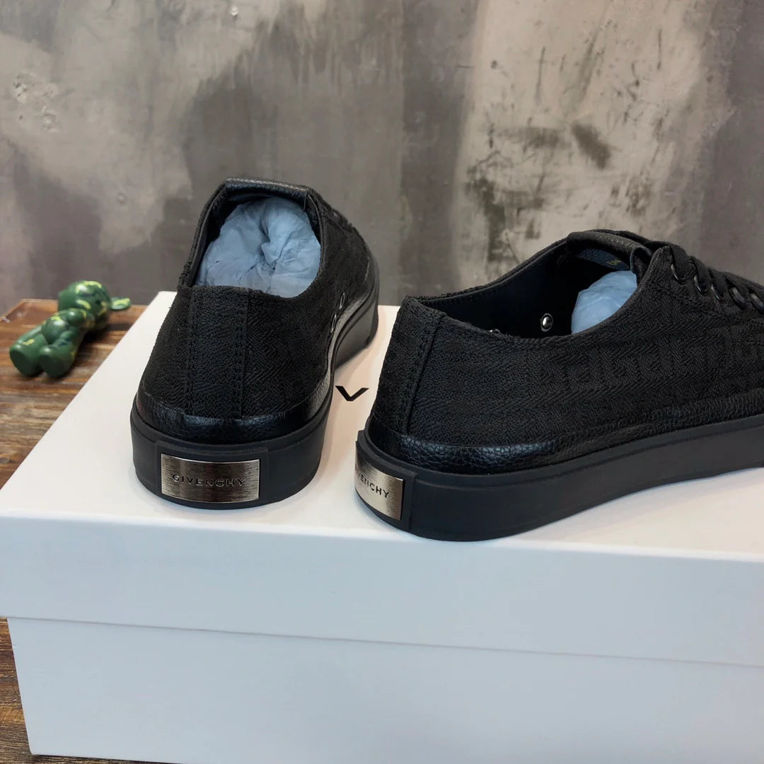 GVC SNEAKER