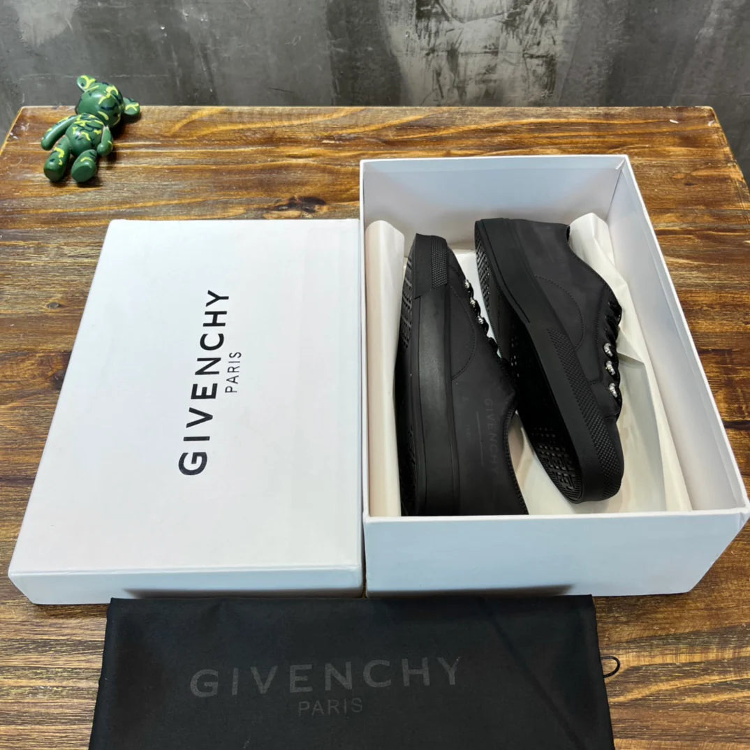 GVC SNEAKER