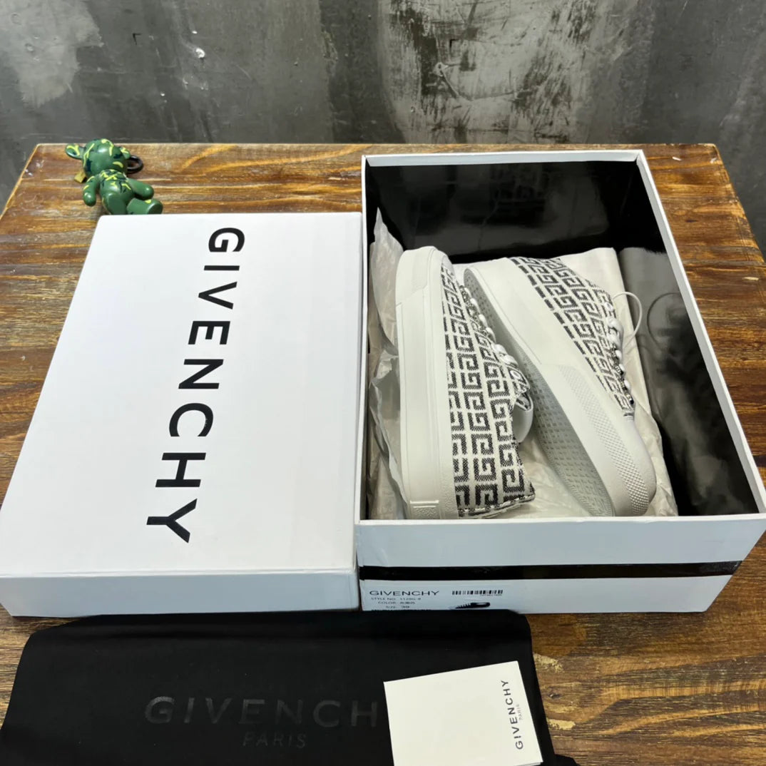 GVC SNEAKER