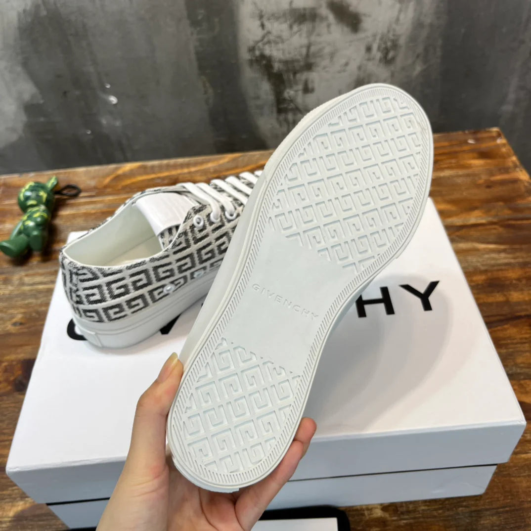 GVC SNEAKER