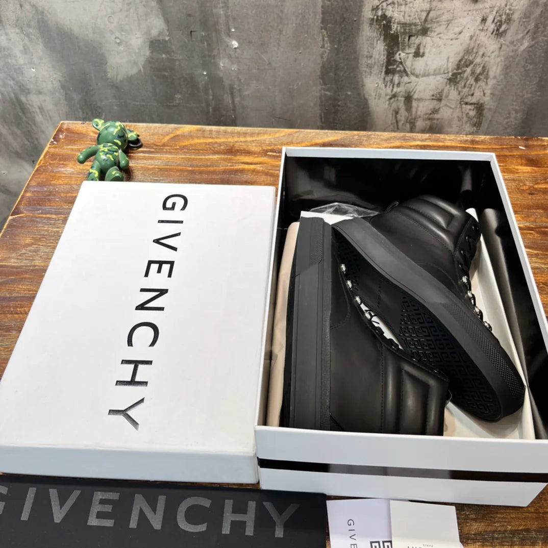 GVC SNEAKER