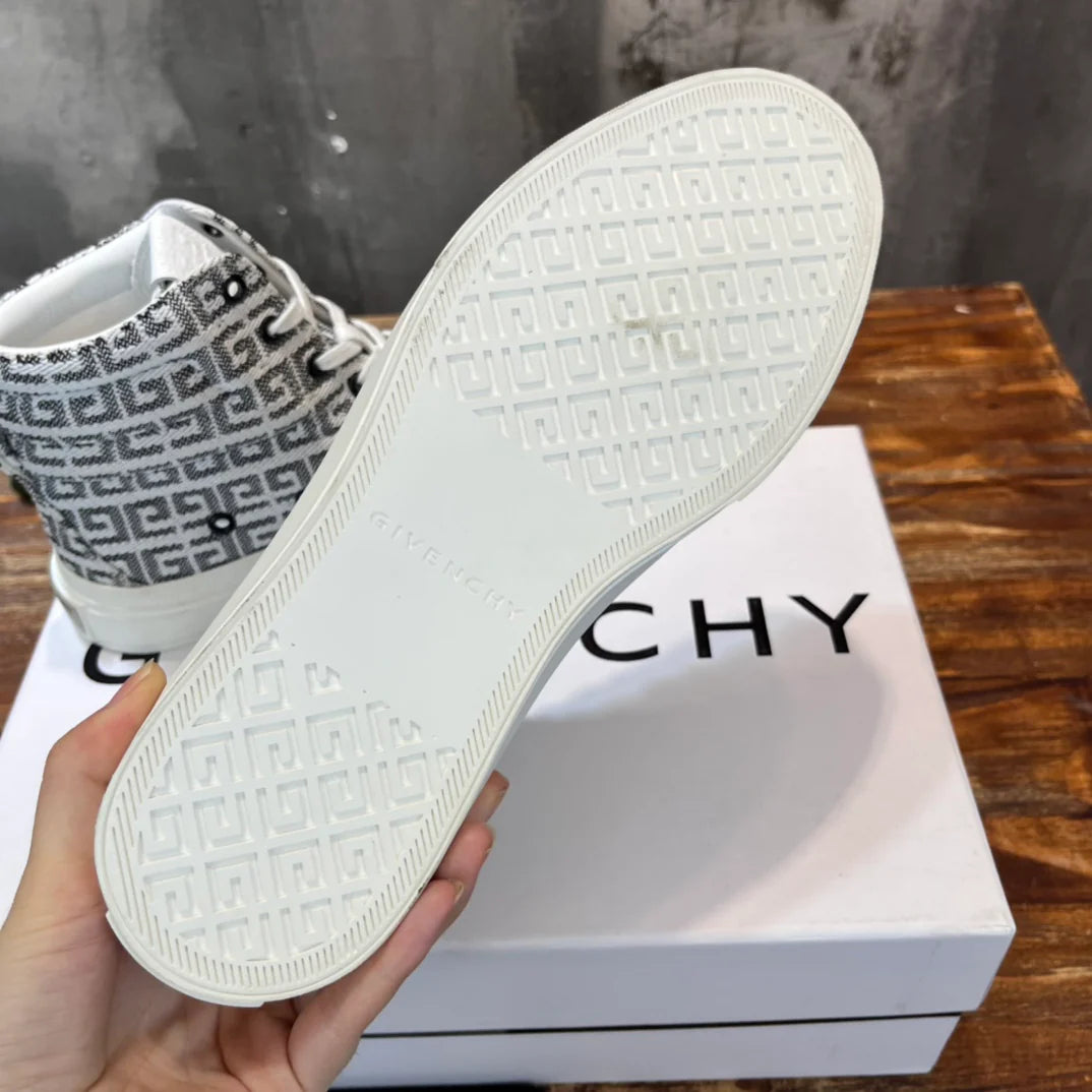 GVC SNEAKER