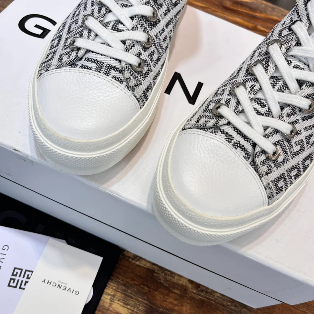 GVC SNEAKER