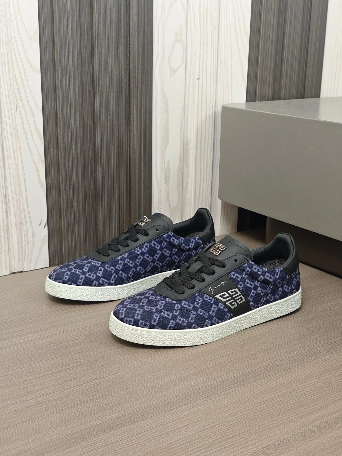 GVC SNEAKER