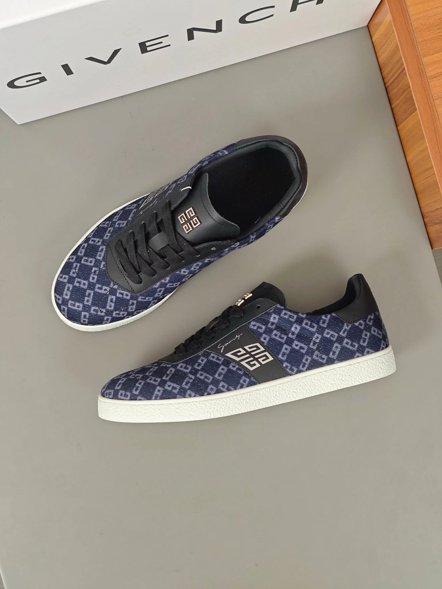 GVC SNEAKER