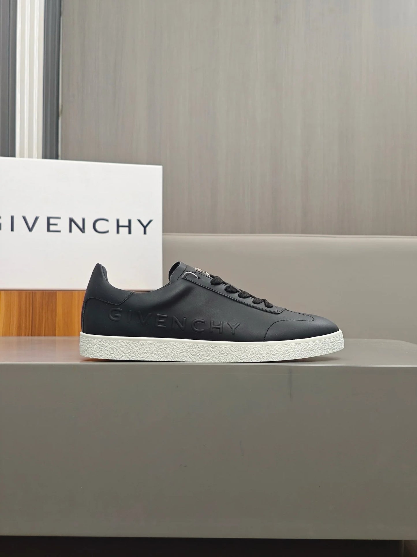 GVC SNEAKER