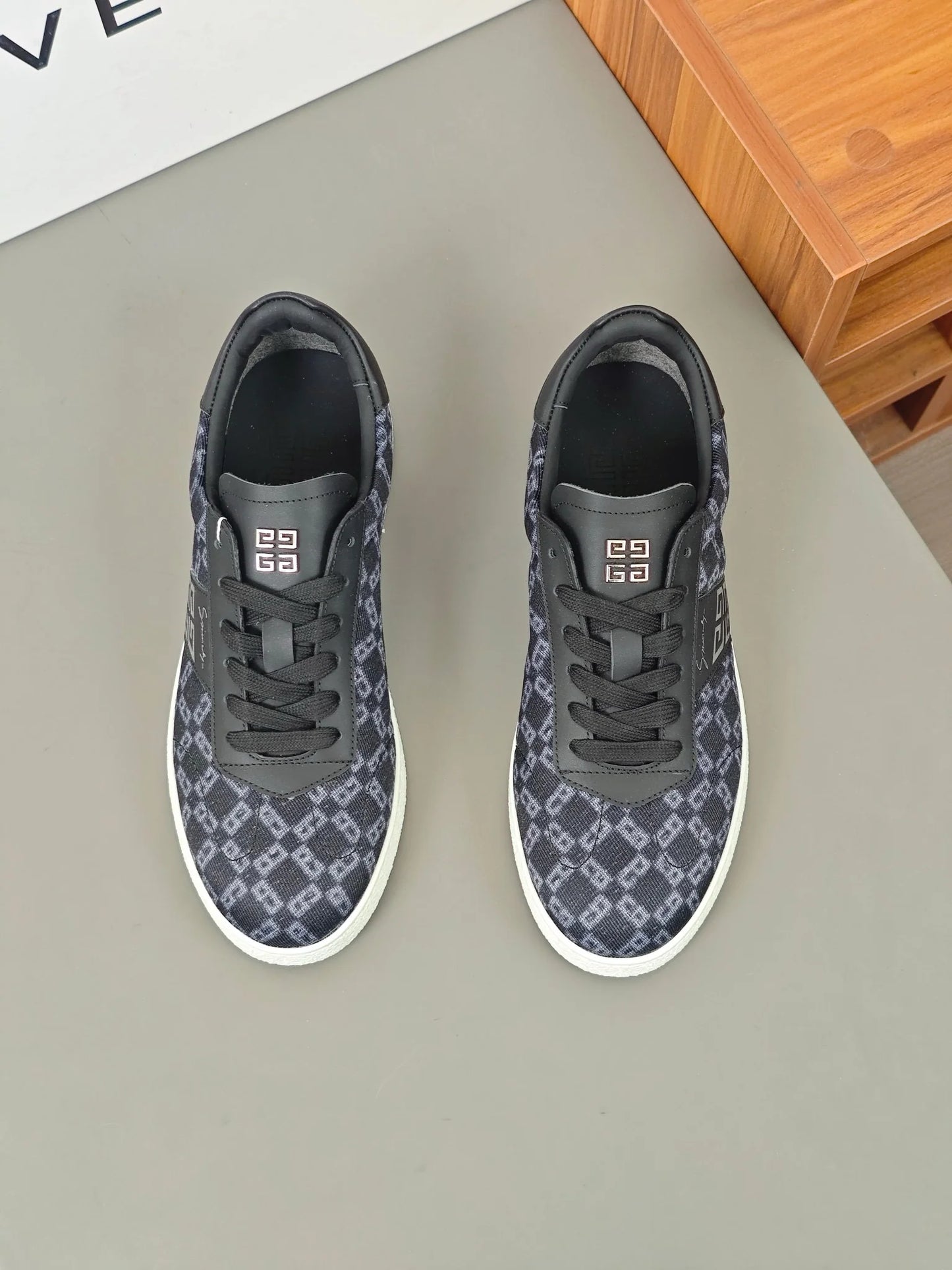 GVC SNEAKER