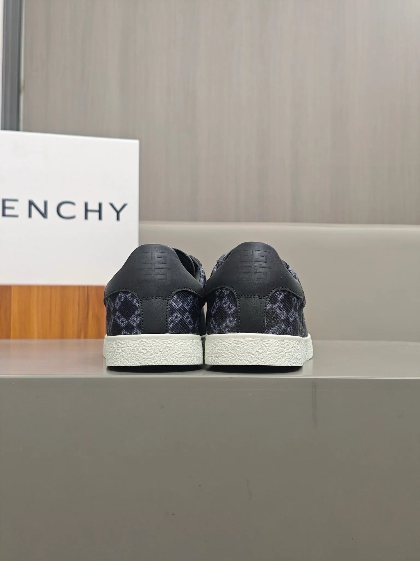 GVC SNEAKER