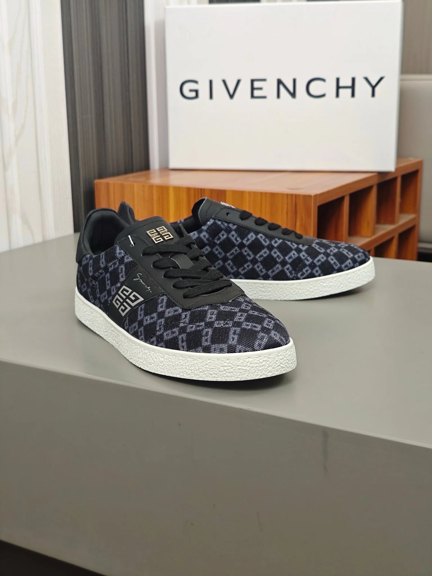 GVC SNEAKER