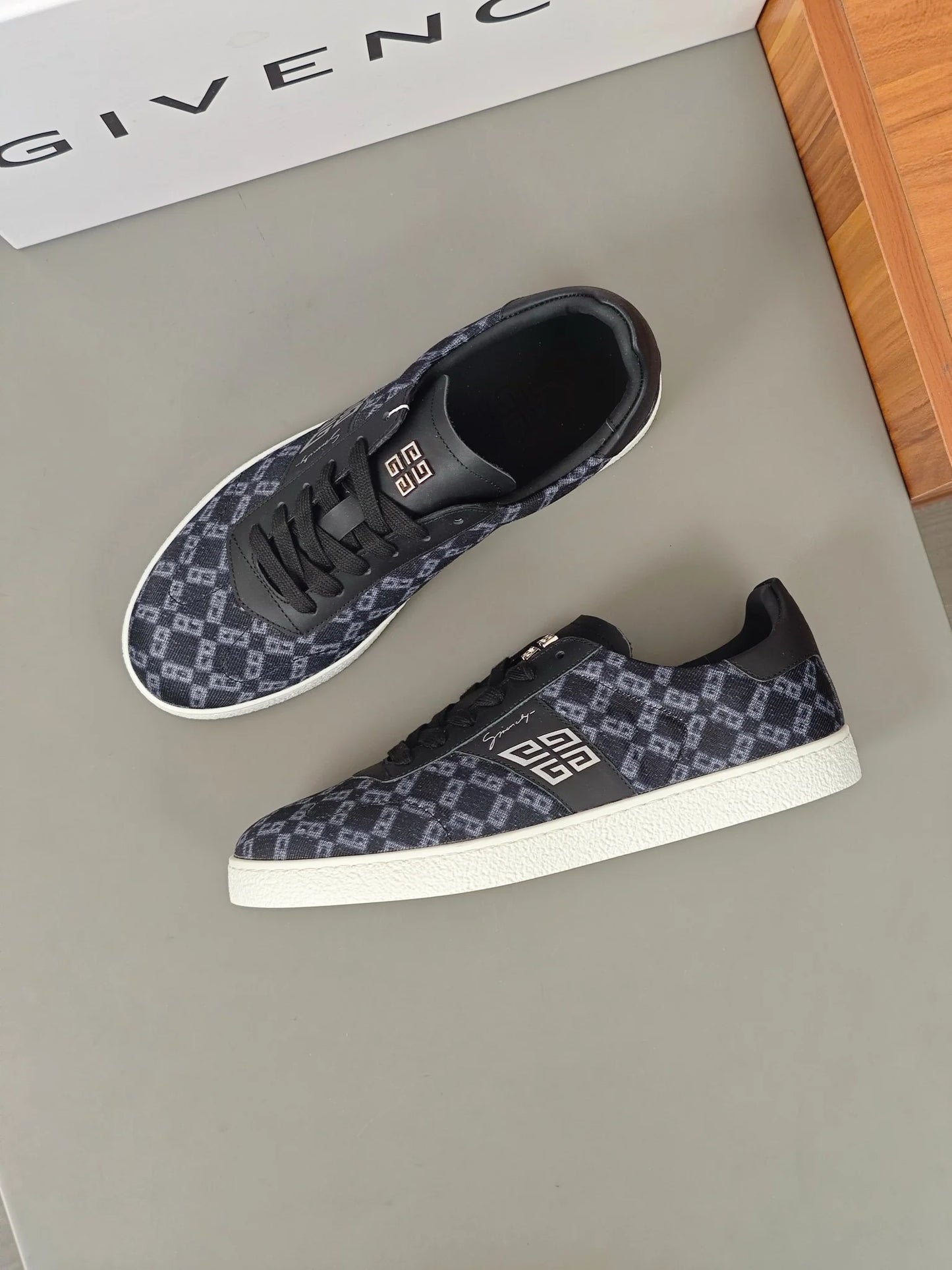 GVC SNEAKER
