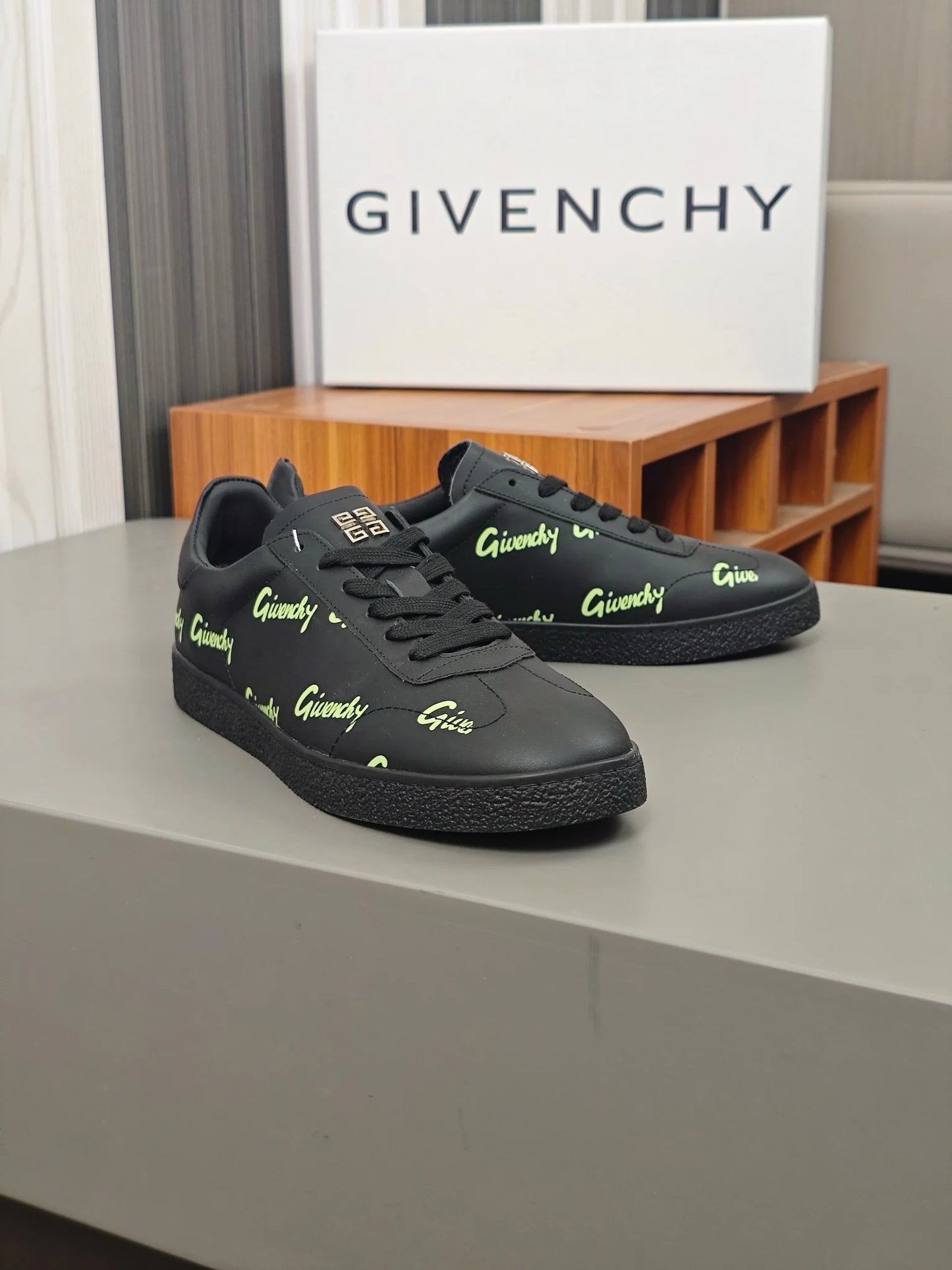 GVC SNEAKER