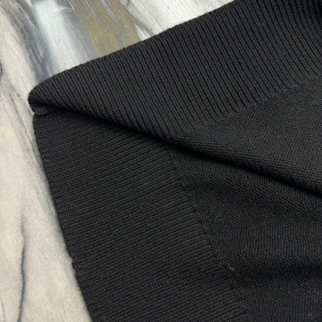 GVC SWEATER
