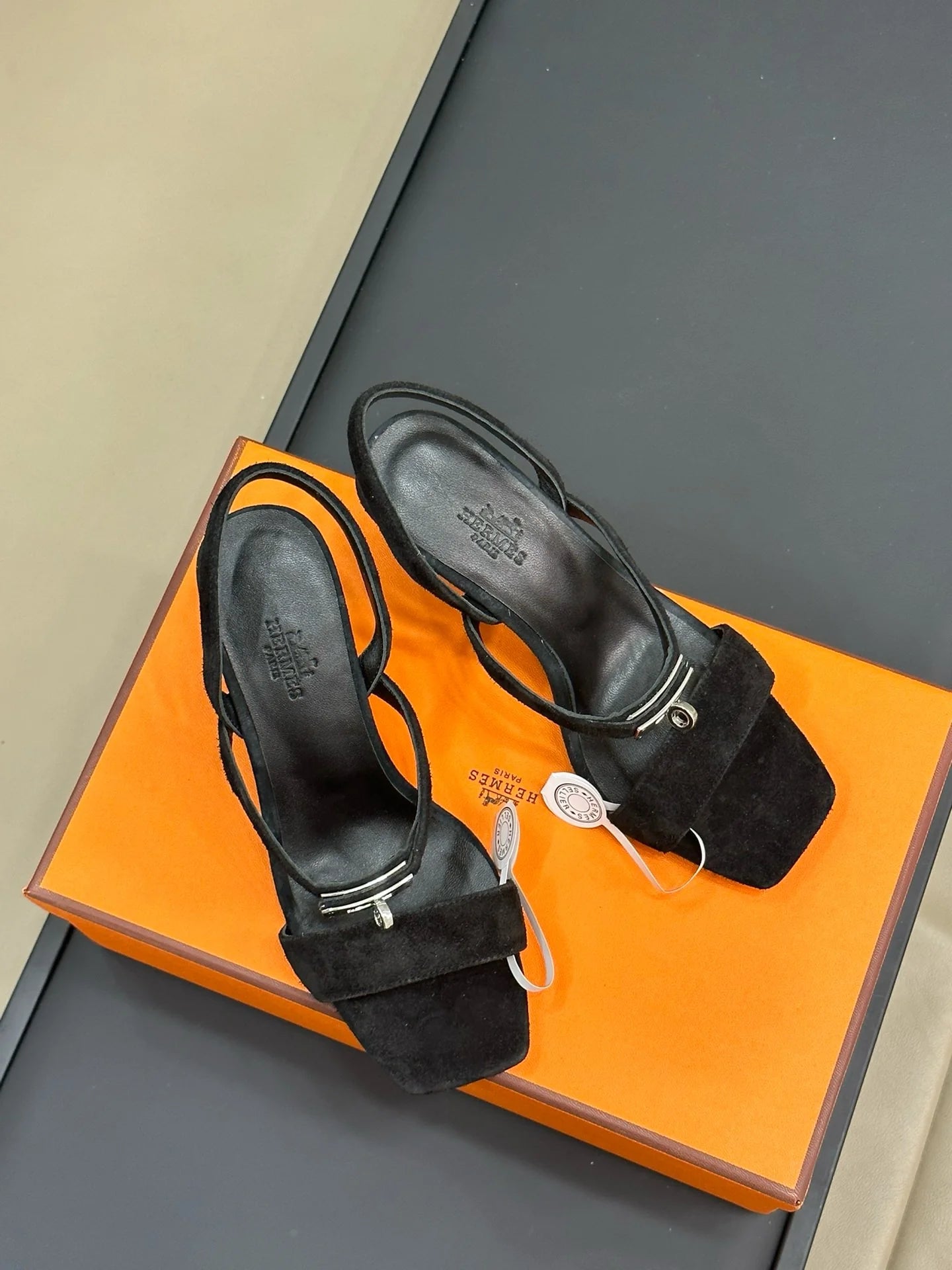 HERMES HEELS