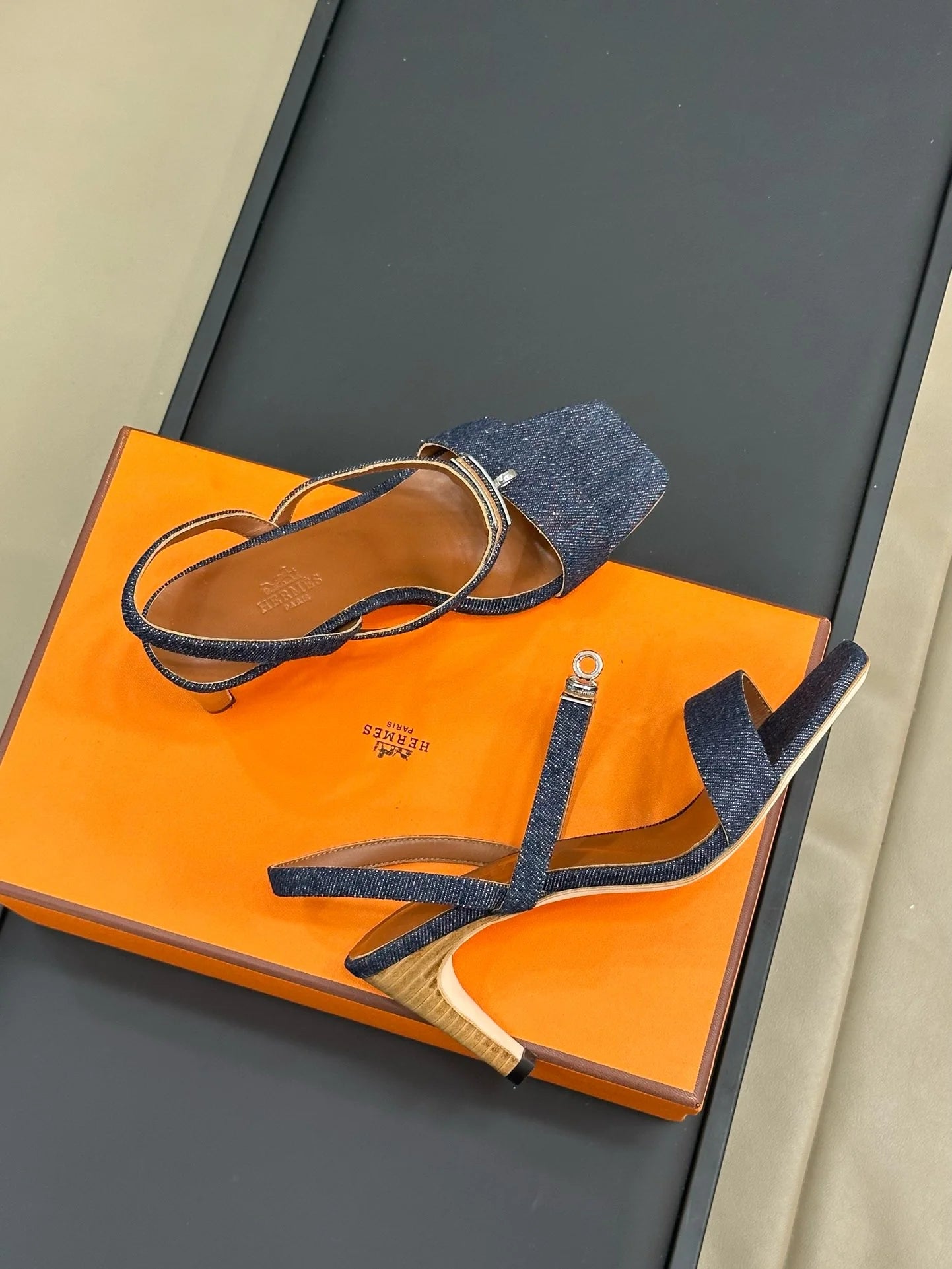 HERMES HEELS