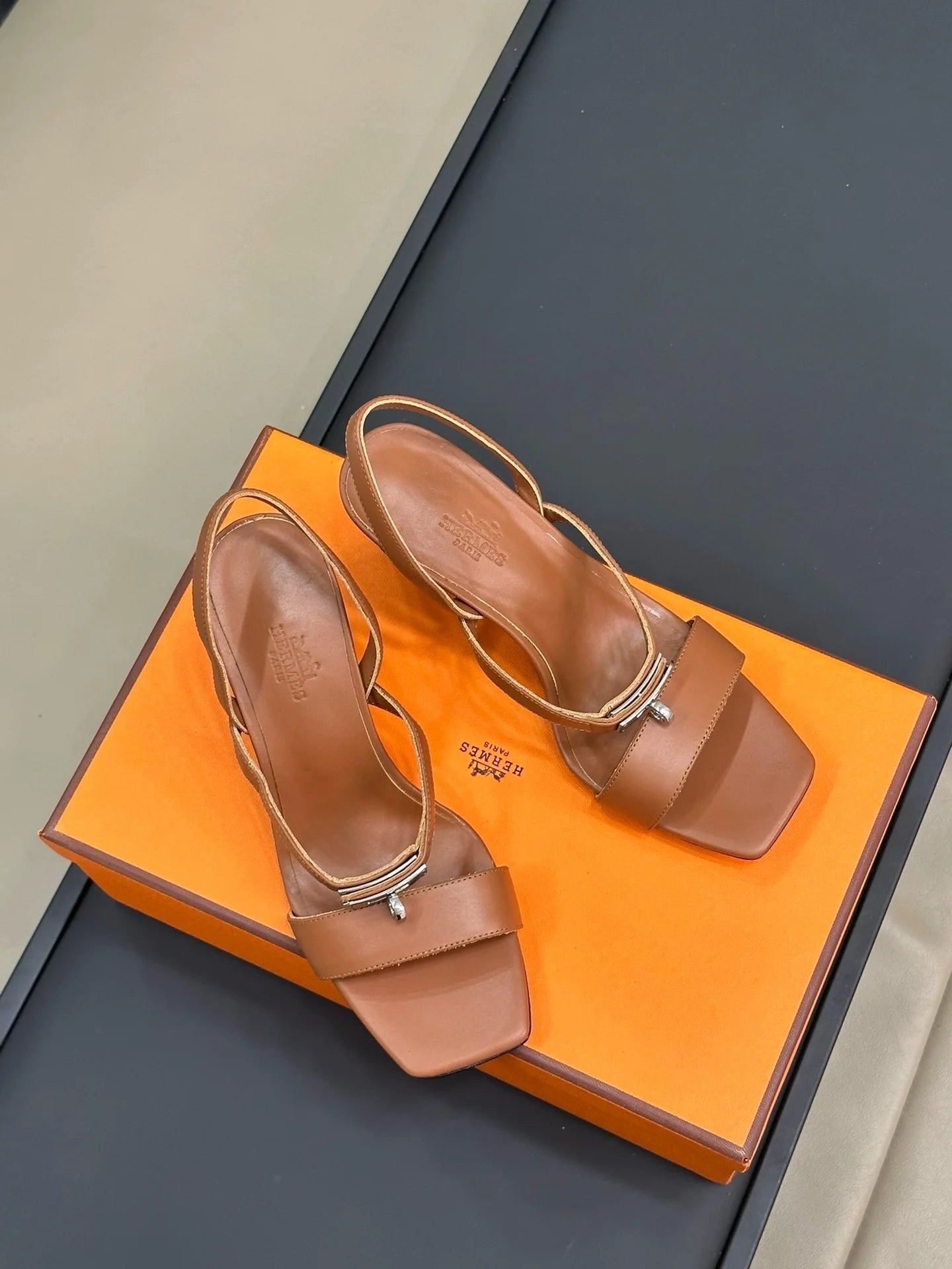 HERMES HEELS