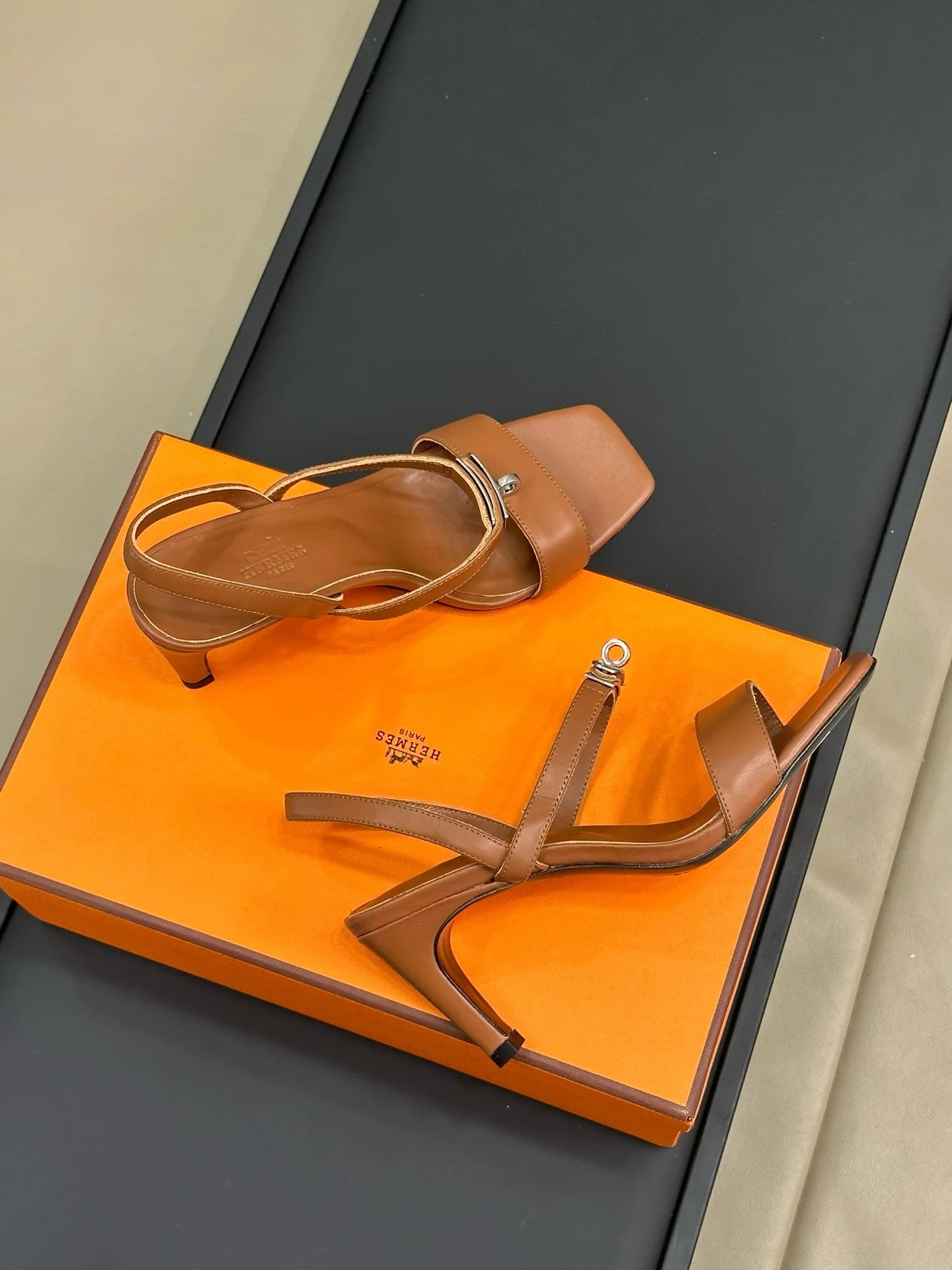 HERMES HEELS