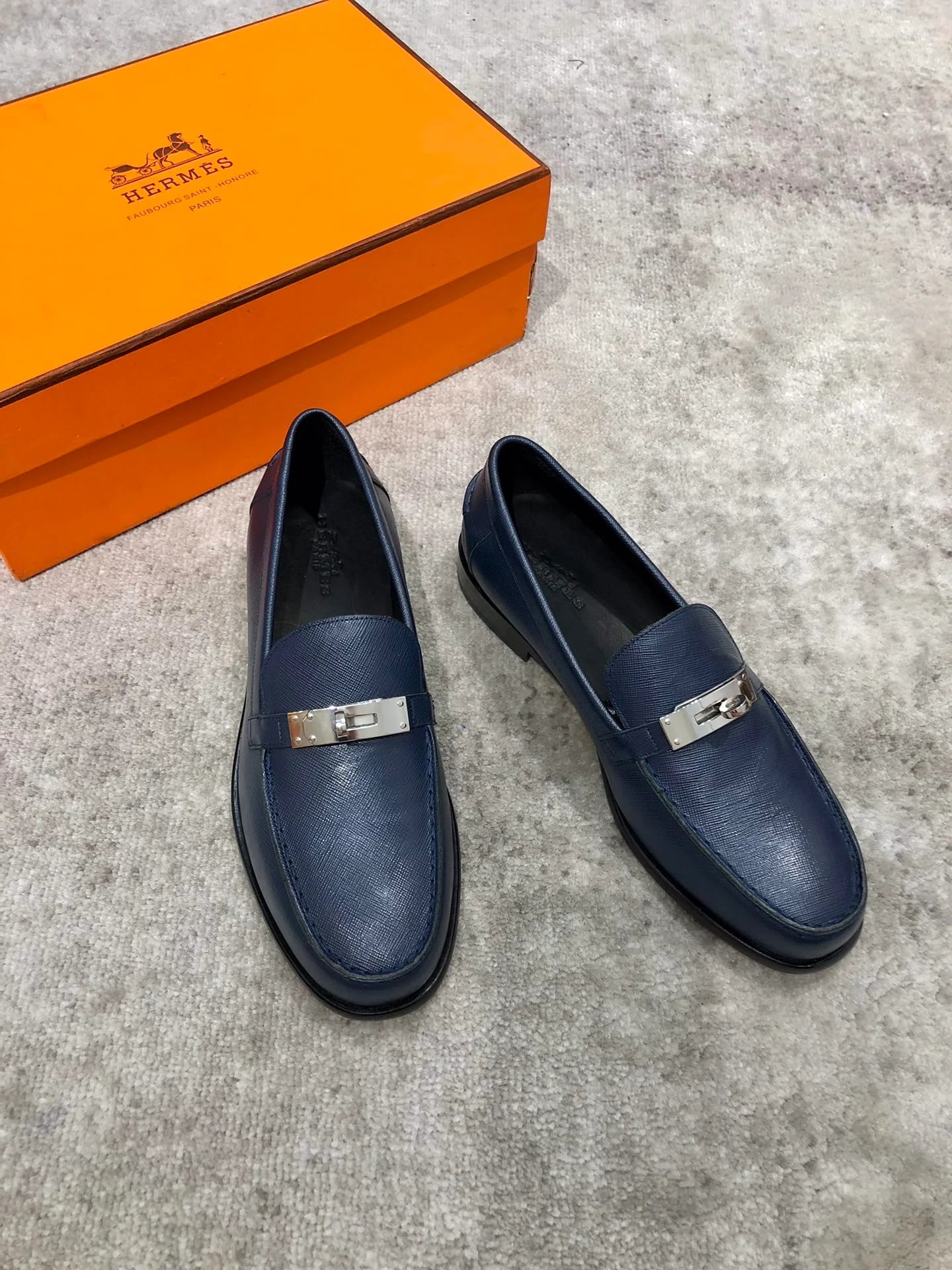 HERMES LOAFER