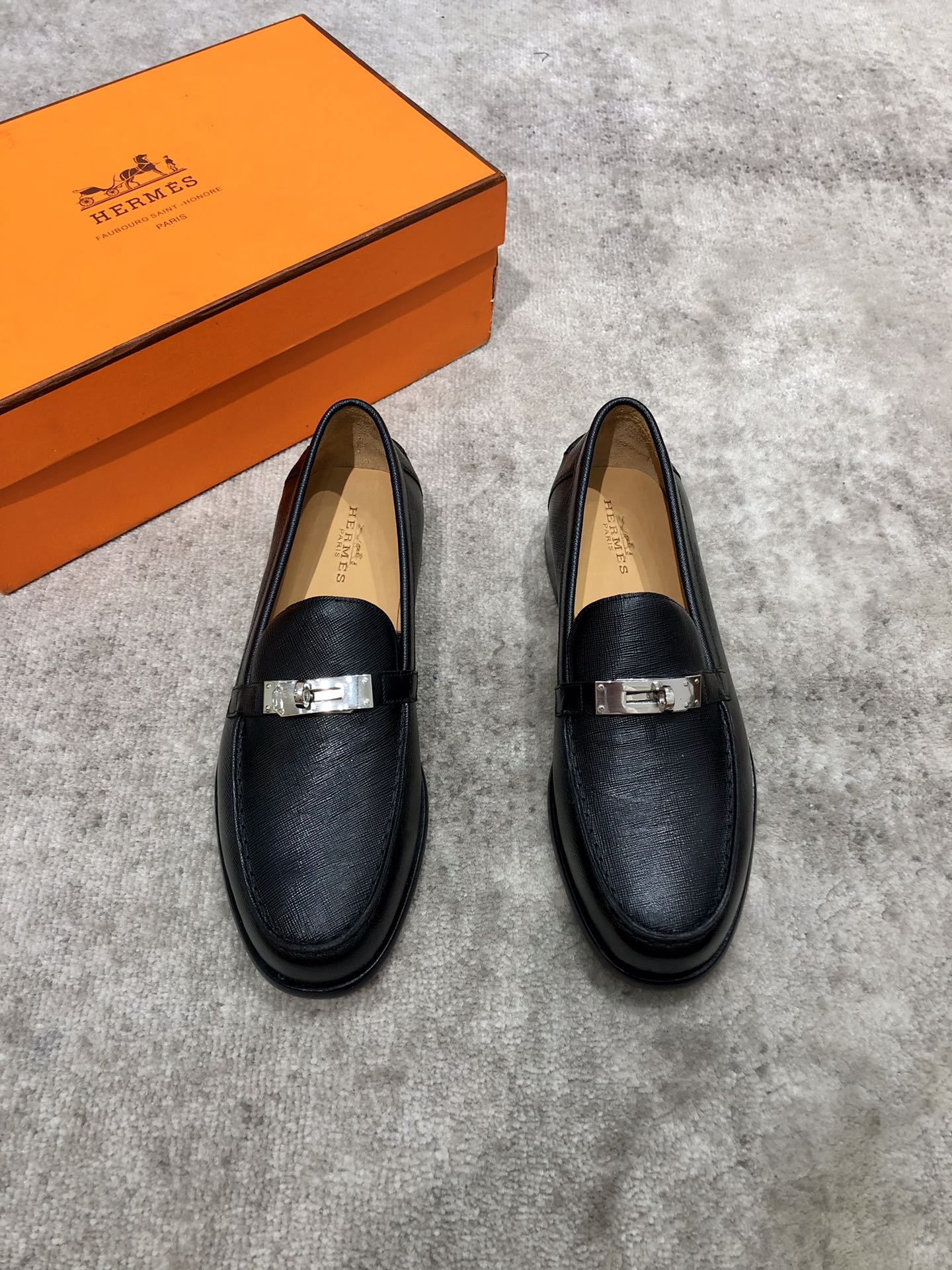 HERMES LOAFER